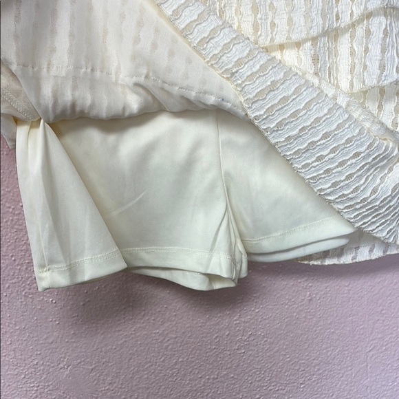 Cream Ruffled Mini Skirt - Picture 3 of 3